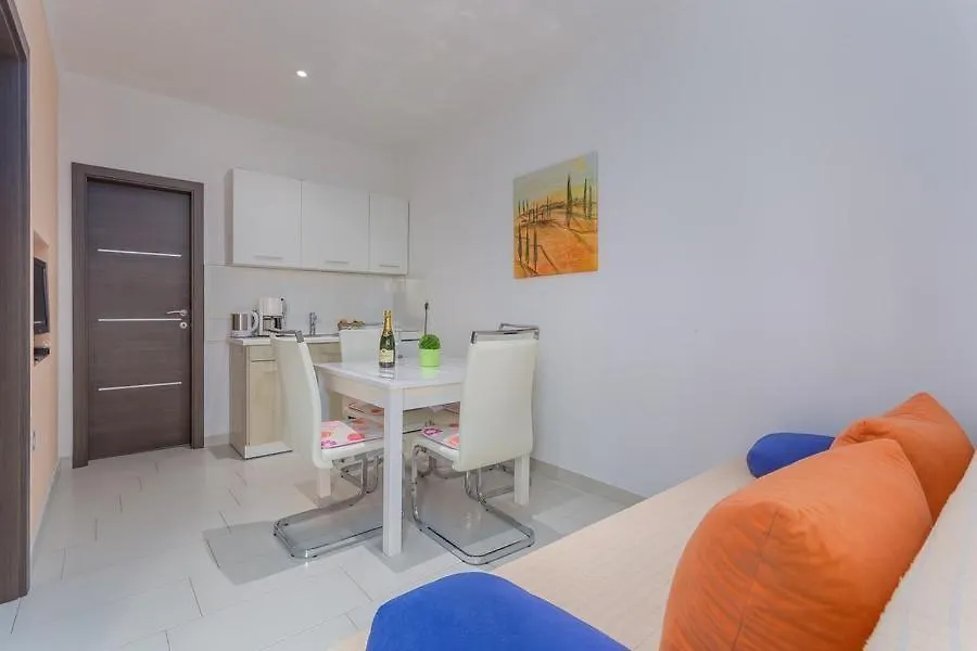 بيت ضيافة Apartment David Bužinija