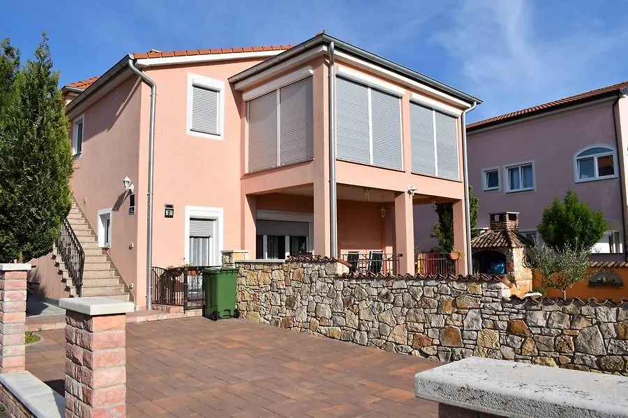 *** بيت ضيافة Apartment David Bužinija كرواتيا