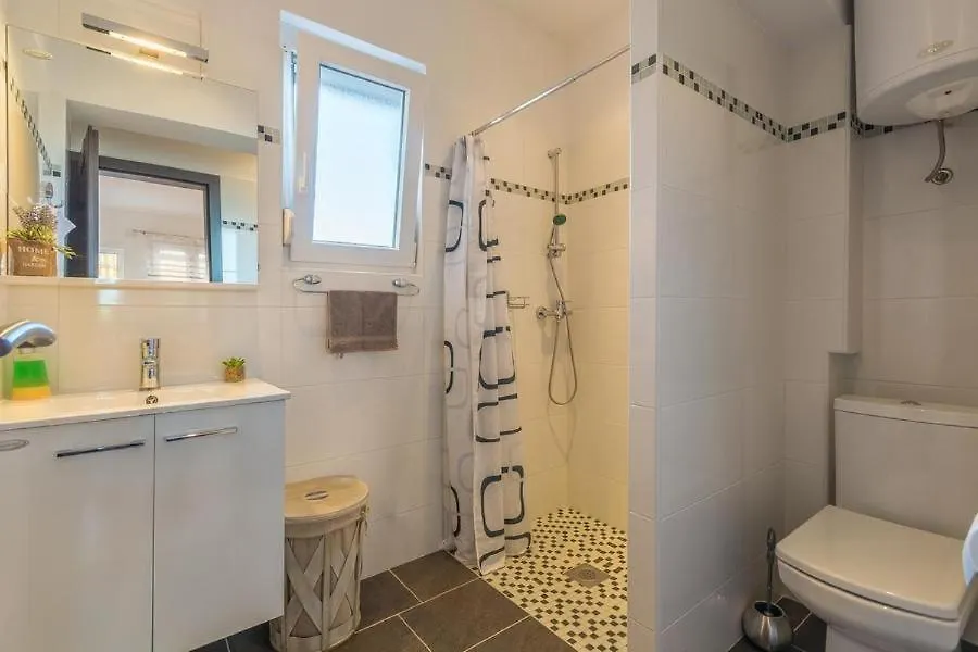 بيت ضيافة Apartment David Bužinija