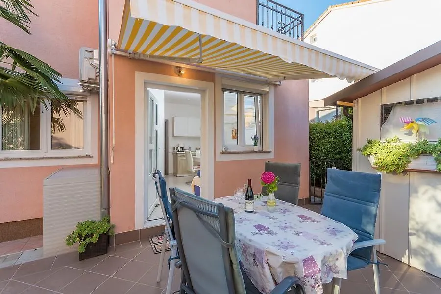 Apartment David Bužinija بيت ضيافة